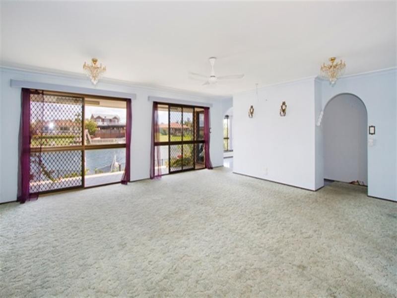 22 Port Drive, Mermaid Waters QLD 4218