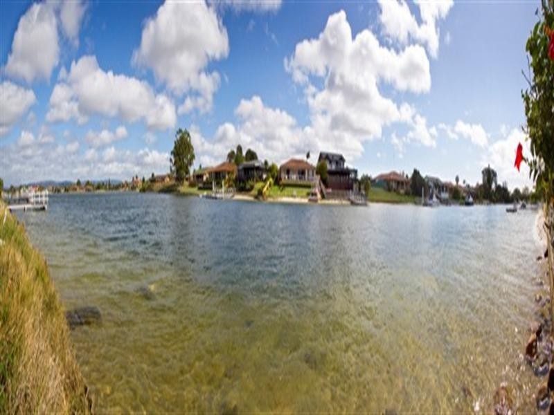 22 Port Drive, Mermaid Waters QLD 4218