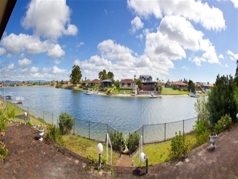 22 Port Drive, Mermaid Waters QLD 4218