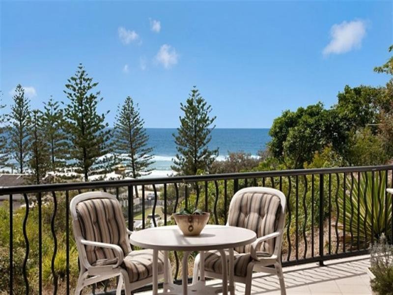 1/2087 Gold Coast Highway, Miami QLD 4220