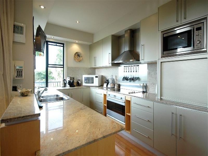 1/2087 Gold Coast Highway, Miami QLD 4220