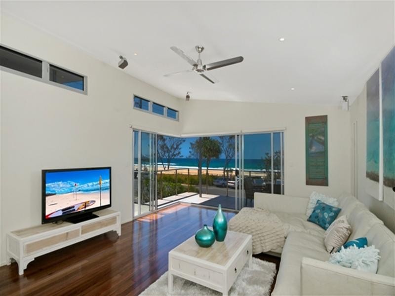 824 Pacific Parade, Currumbin QLD 4223