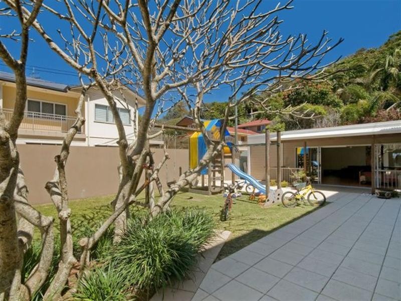 824 Pacific Parade, Currumbin QLD 4223