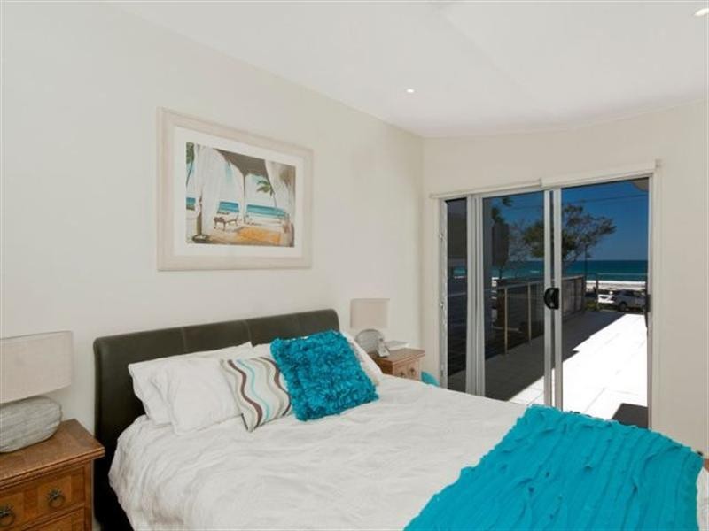 824 Pacific Parade, Currumbin QLD 4223