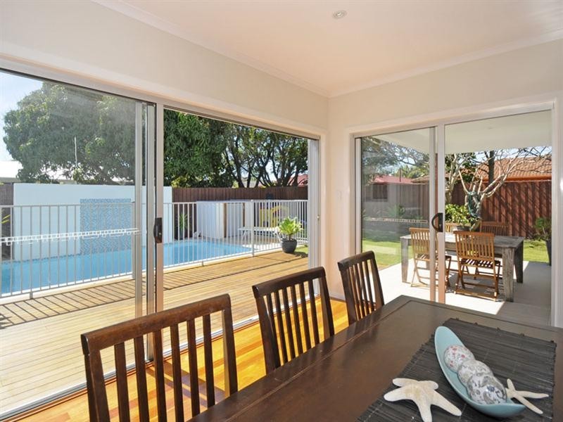 76 Twenty Fifth Avenue, Palm Beach QLD 4221