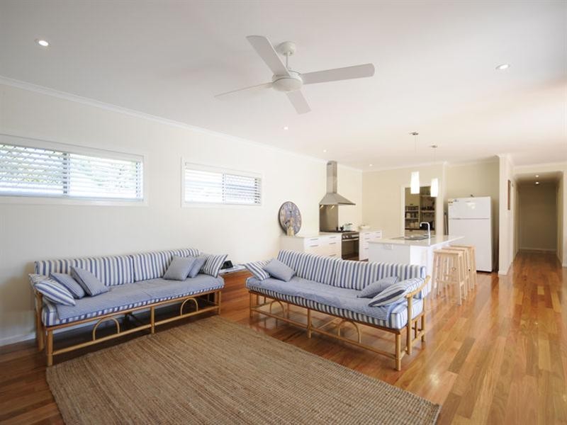 76 Twenty Fifth Avenue, Palm Beach QLD 4221