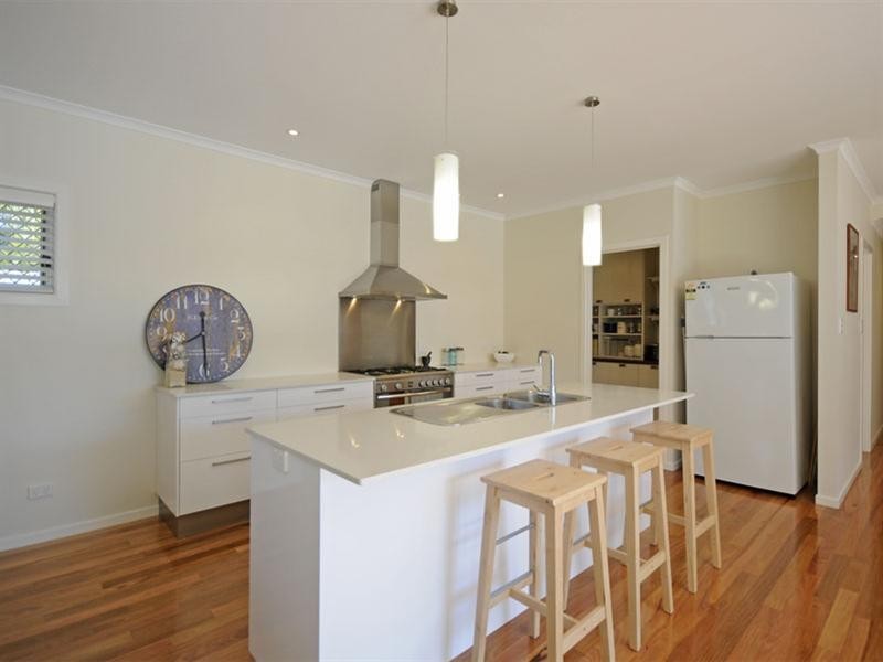 76 Twenty Fifth Avenue, Palm Beach QLD 4221