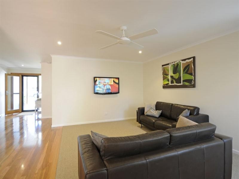 76 Twenty Fifth Avenue, Palm Beach QLD 4221