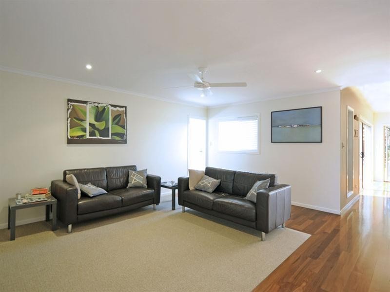 76 Twenty Fifth Avenue, Palm Beach QLD 4221