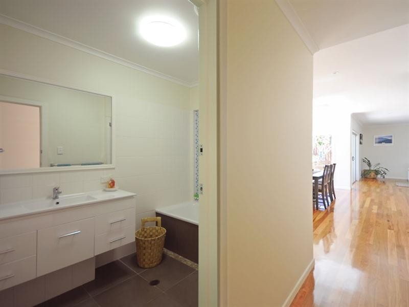 76 Twenty Fifth Avenue, Palm Beach QLD 4221