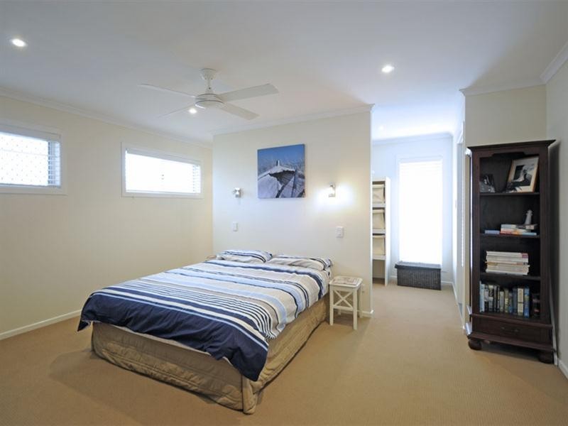 76 Twenty Fifth Avenue, Palm Beach QLD 4221