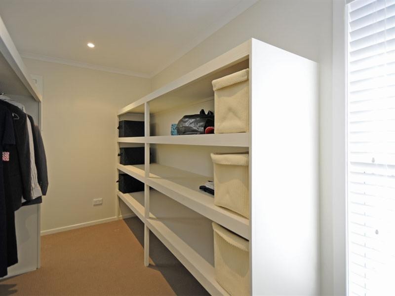 76 Twenty Fifth Avenue, Palm Beach QLD 4221