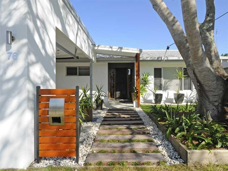 76 Twenty Fifth Avenue, Palm Beach QLD 4221