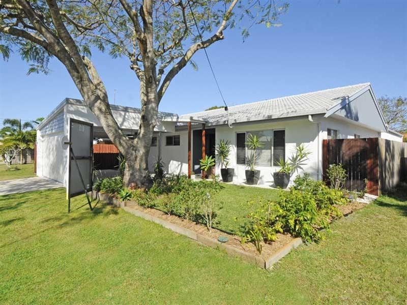 76 Twenty Fifth Avenue, Palm Beach QLD 4221