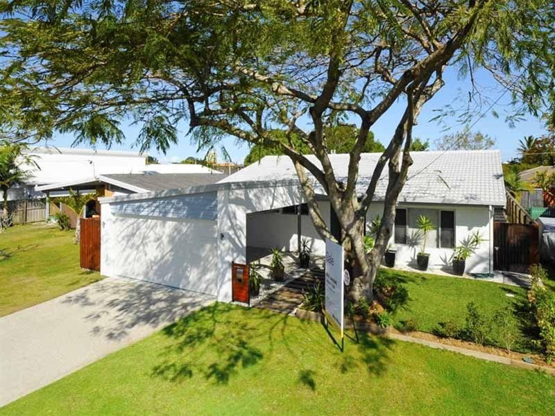 76 Twenty Fifth Avenue, Palm Beach QLD 4221