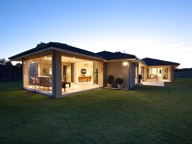 15 Lakeview Drive, Carrara QLD 4211