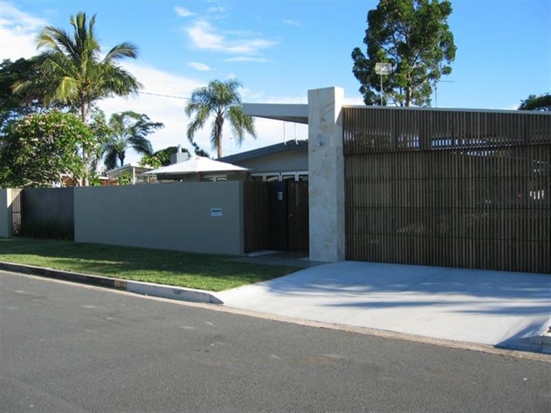 21 Naranga Avenue, Broadbeach Waters QLD 4218