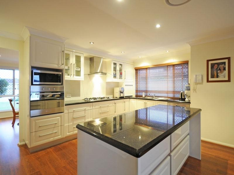 38 Auk Avenue, Burleigh Waters QLD 4220