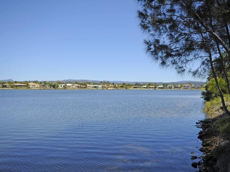 38 Auk Avenue, Burleigh Waters QLD 4220