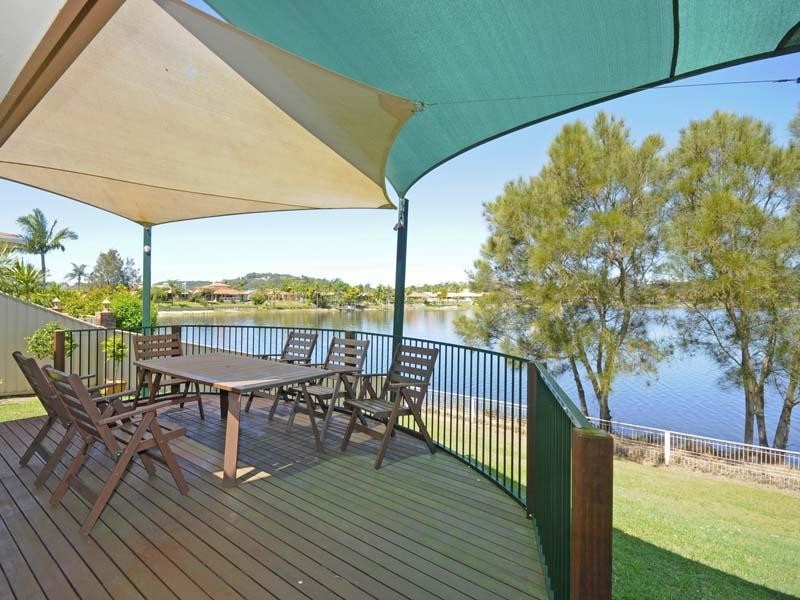 38 Auk Avenue, Burleigh Waters QLD 4220