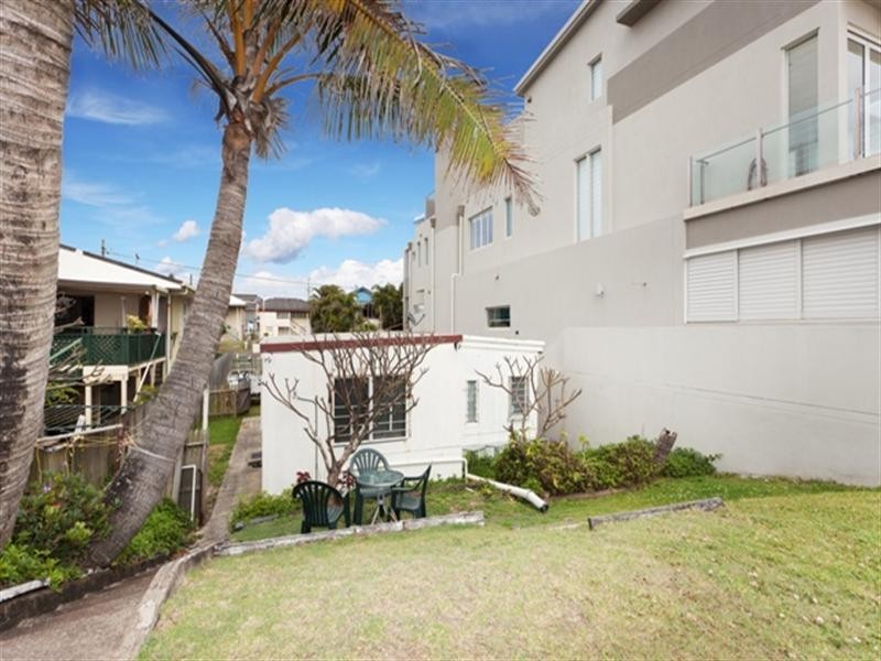 127 Jefferson Lane, Palm Beach QLD 4221