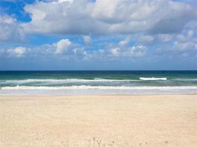 127 Jefferson Lane, Palm Beach QLD 4221