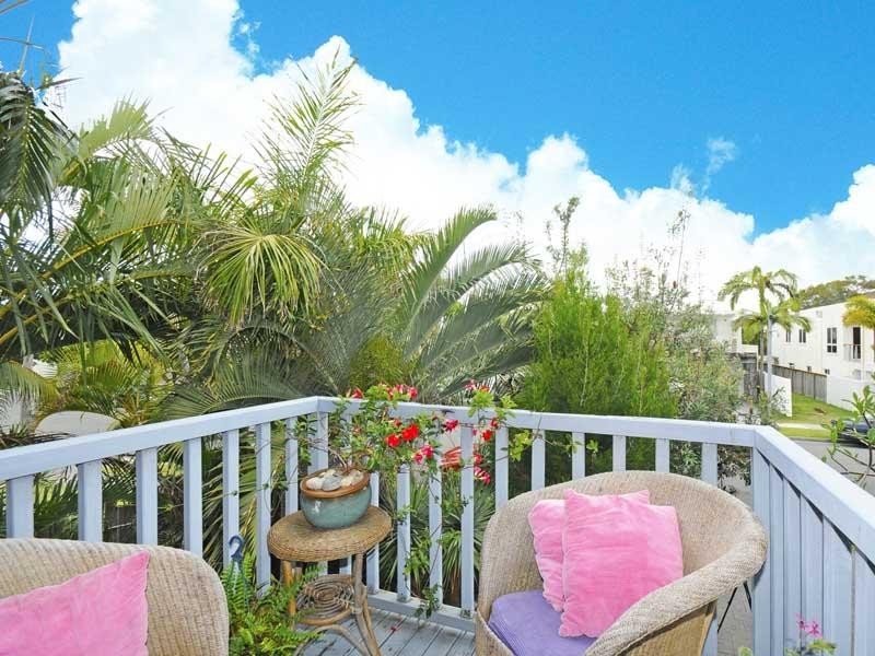 19 Ocean Street, Mermaid Beach QLD 4218