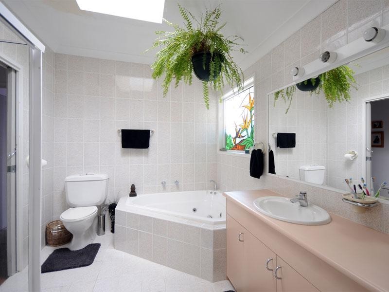 19 Ocean Street, Mermaid Beach QLD 4218