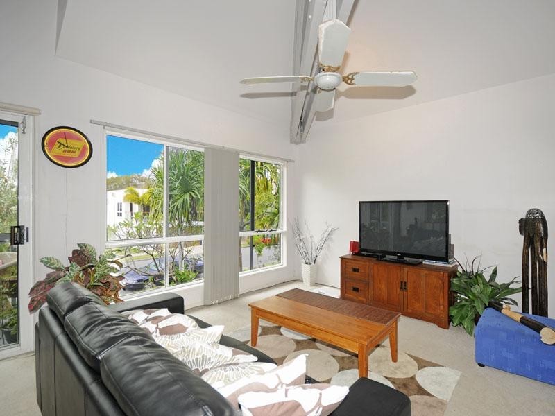 19 Ocean Street, Mermaid Beach QLD 4218