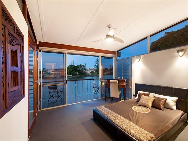 Broadbeach Waters QLD 4218