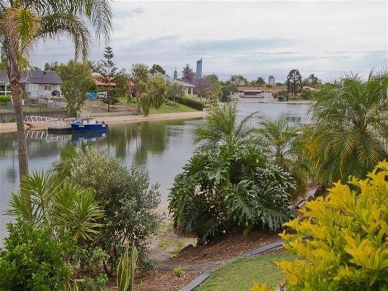 3/6 Dunlop Court, Mermaid Waters QLD 4218