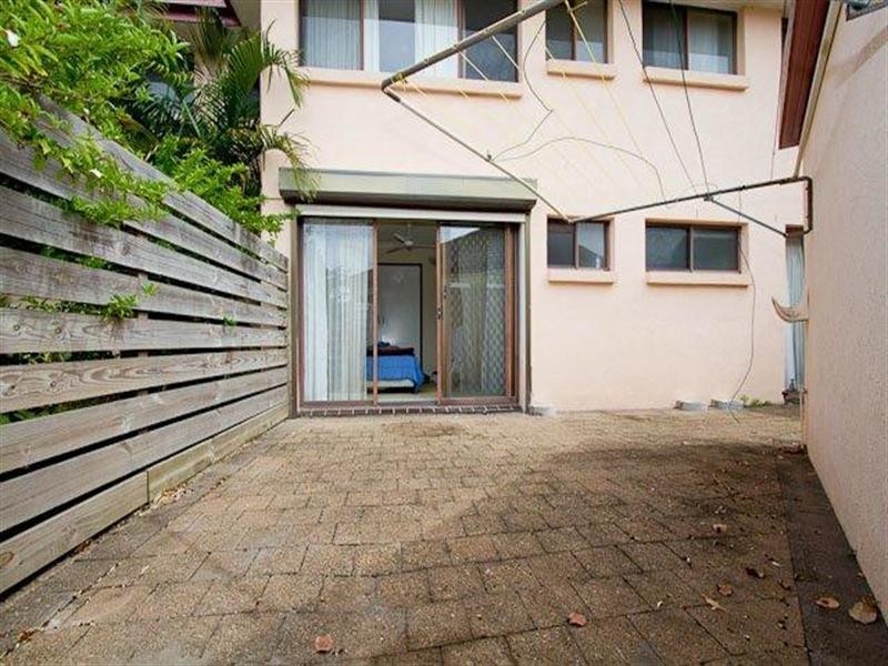 3/6 Dunlop Court, Mermaid Waters QLD 4218