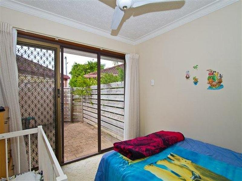 3/6 Dunlop Court, Mermaid Waters QLD 4218