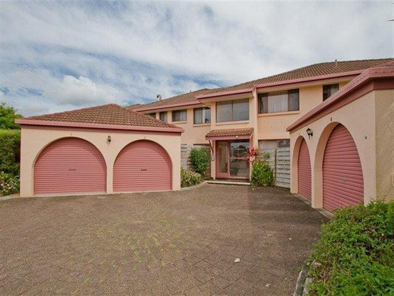 3/6 Dunlop Court, Mermaid Waters QLD 4218