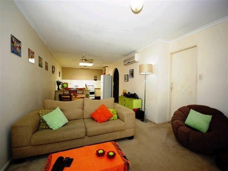 1/12 Macaw Avenue, Miami QLD 4220