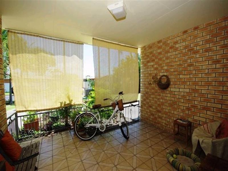 1/12 Macaw Avenue, Miami QLD 4220