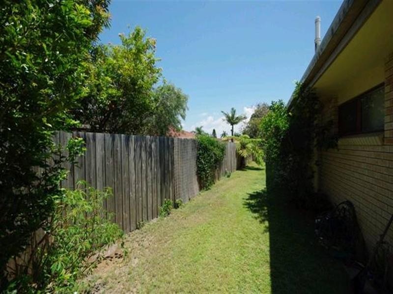 1/12 Macaw Avenue, Miami QLD 4220