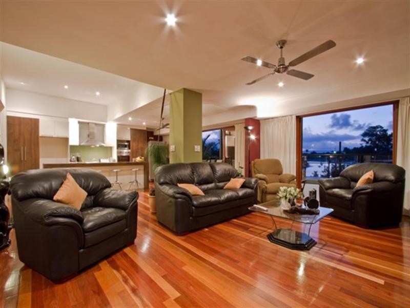 5 Savoy Drive, Broadbeach Waters QLD 4218