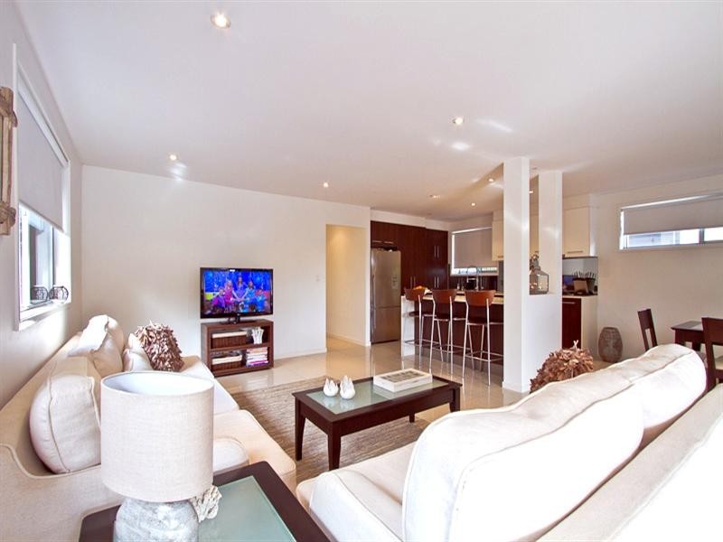 121 Nobby Parade, Miami QLD 4220