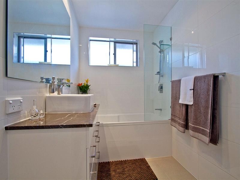 121 Nobby Parade, Miami QLD 4220