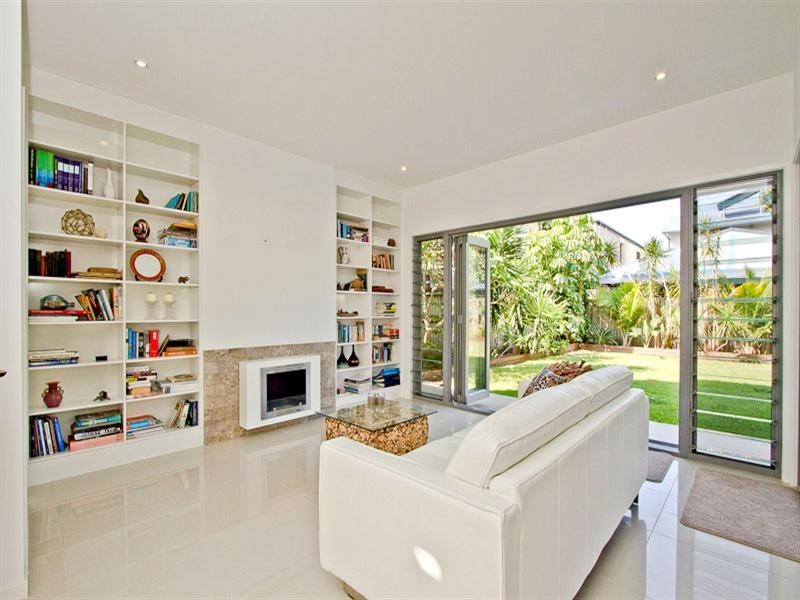 121 Nobby Parade, Miami QLD 4220