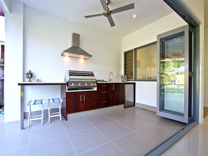 121 Nobby Parade, Miami QLD 4220