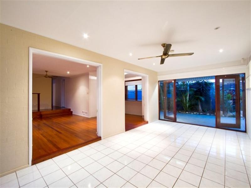 15 Rio Vista Boulevard, Broadbeach Waters QLD 4218