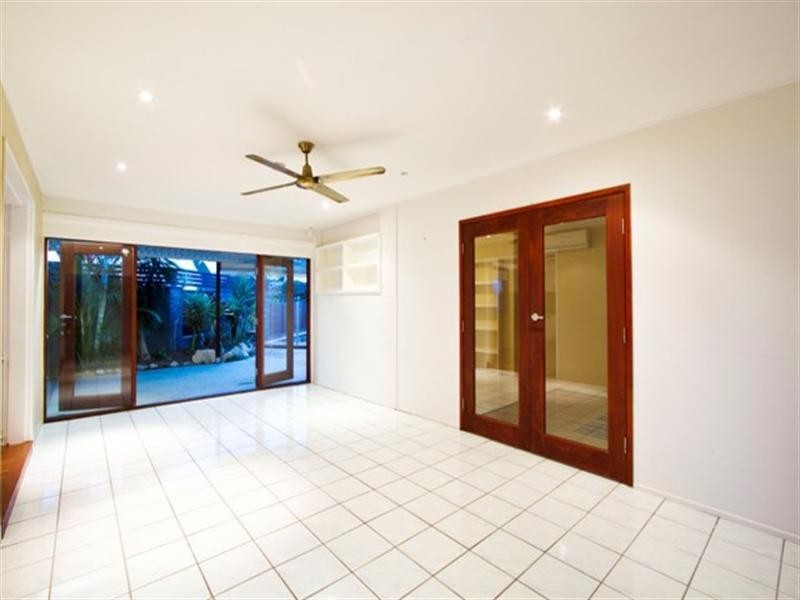 15 Rio Vista Boulevard, Broadbeach Waters QLD 4218