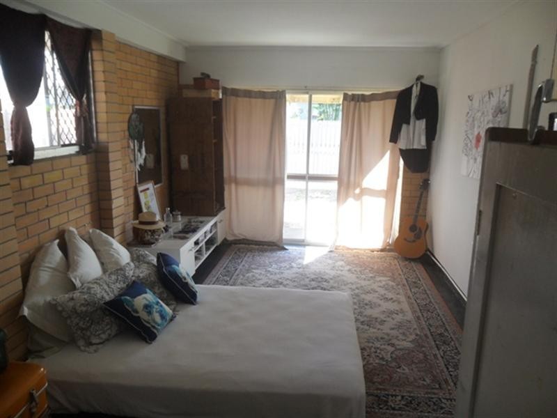 32 Boongala Road, Broadbeach Waters QLD 4218