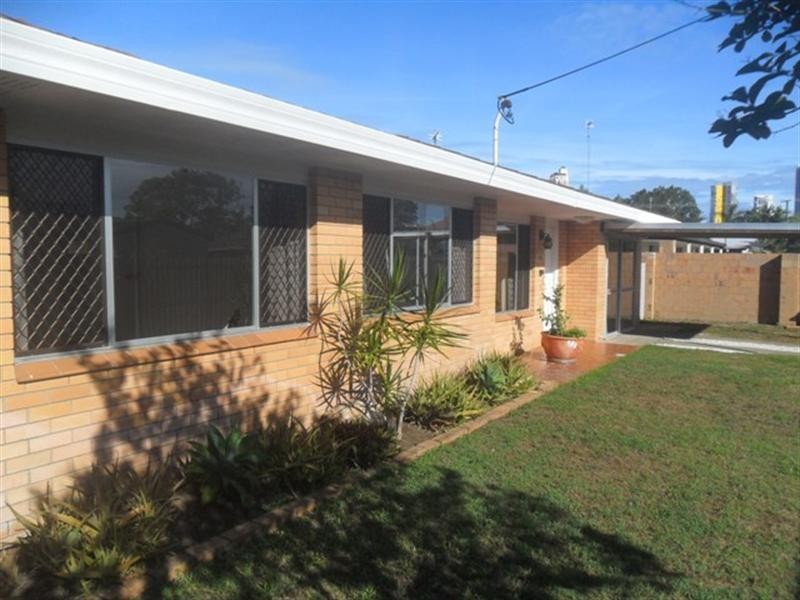 32 Boongala Road, Broadbeach Waters QLD 4218