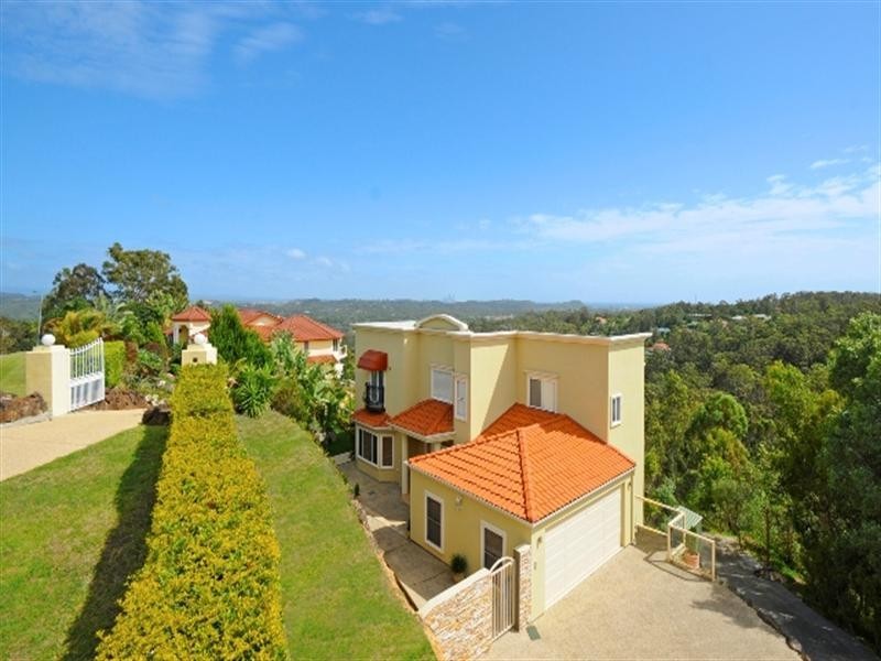 11 Buckingham Way, Elanora QLD 4221