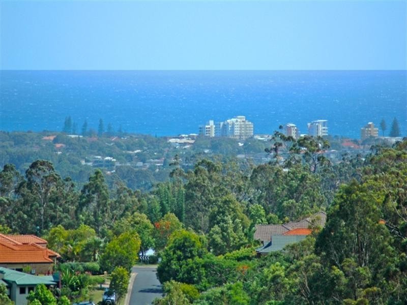 11 Buckingham Way, Elanora QLD 4221