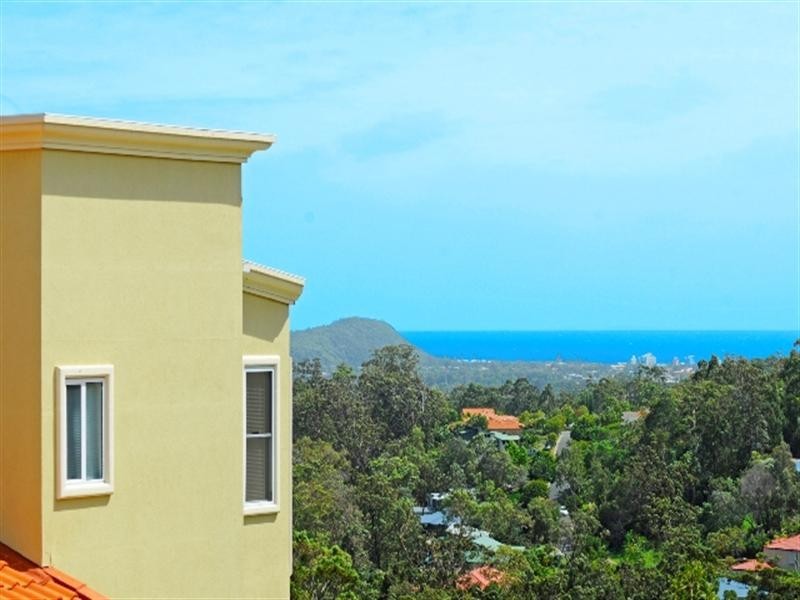 11 Buckingham Way, Elanora QLD 4221