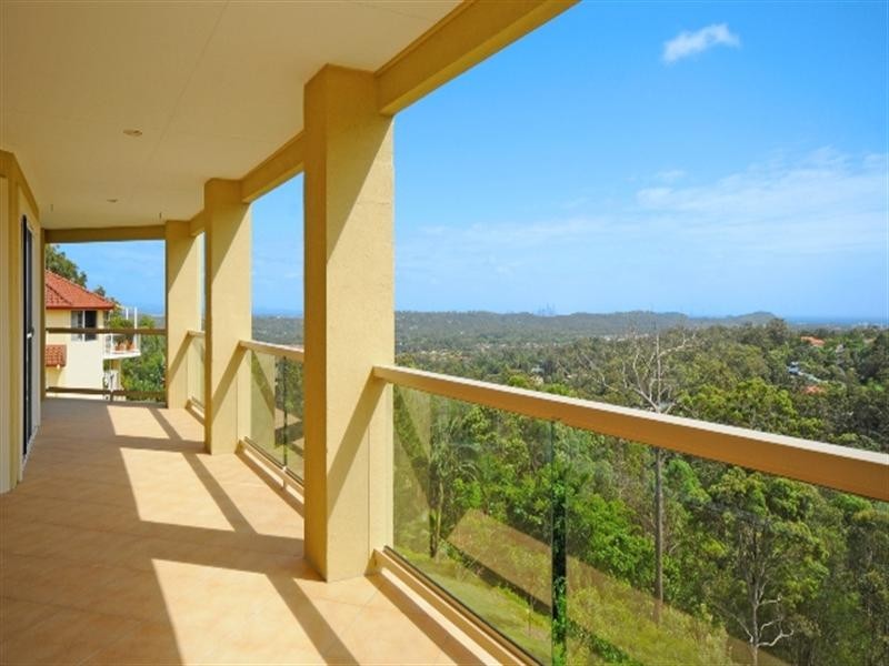 11 Buckingham Way, Elanora QLD 4221